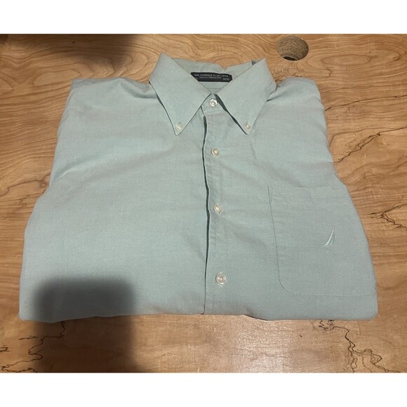 Light Green 32/33 Nautica Button Up Dress Shirt 100% Cotton Pocket - Picture 1 of 5